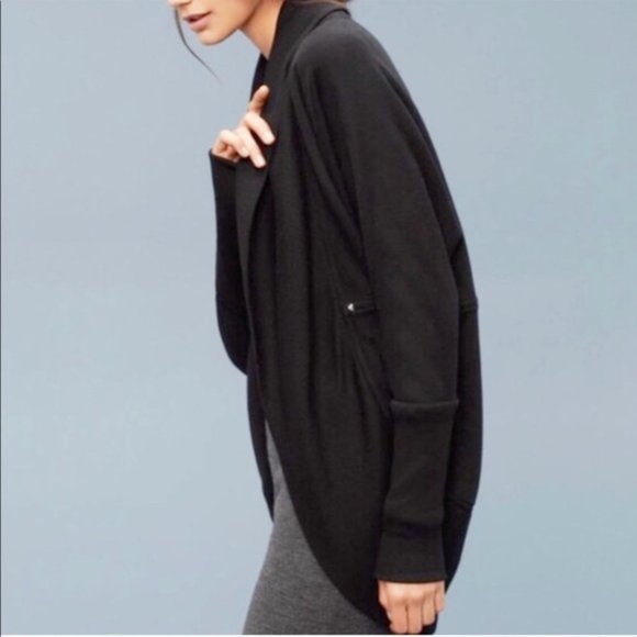 Aritzia Wilfred Black Diderot Cocoon Cardigan
